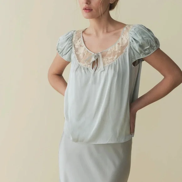Doen Camri Top in Dusty Blue - Picture 1 of 8